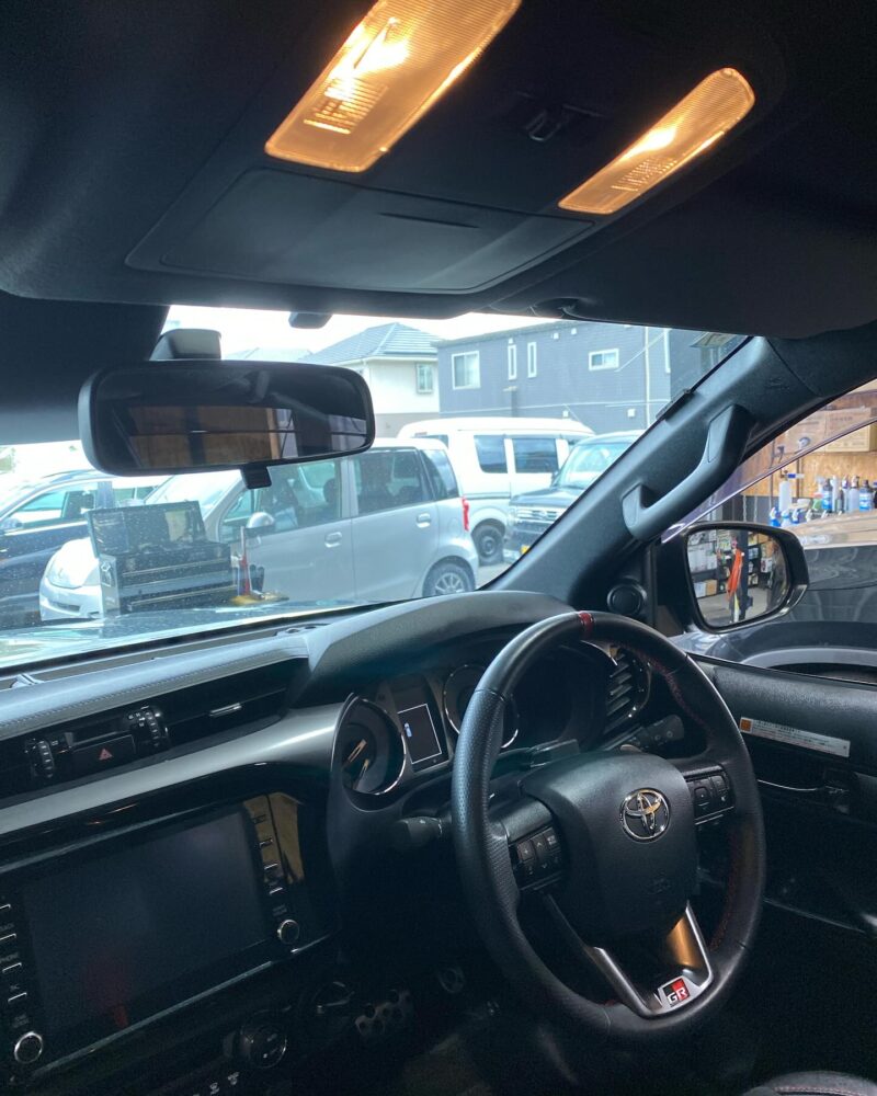 トヨタ ハイラックス アルパイン製インナーミラー取り付け