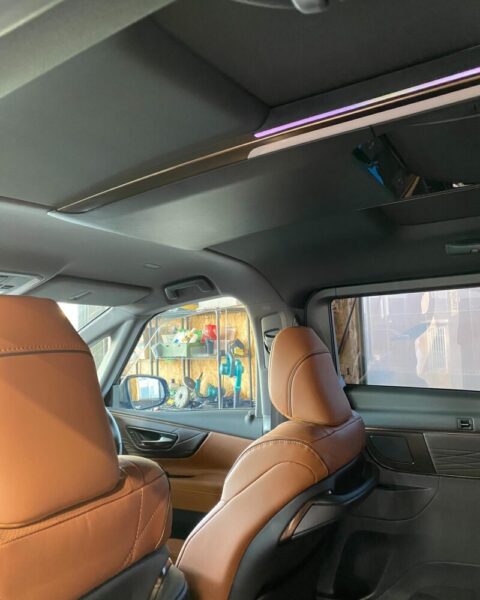 トヨタ ヴェルファイア リアモニター取り付け