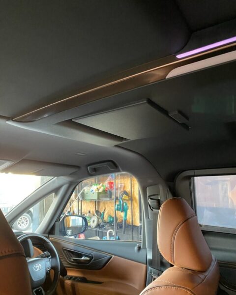 トヨタ ヴェルファイア リアモニター取り付け